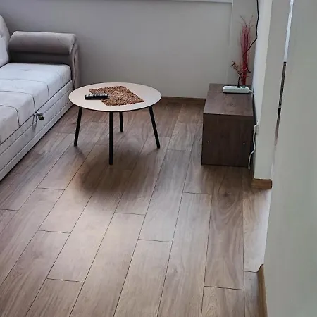 Apartment Boos *